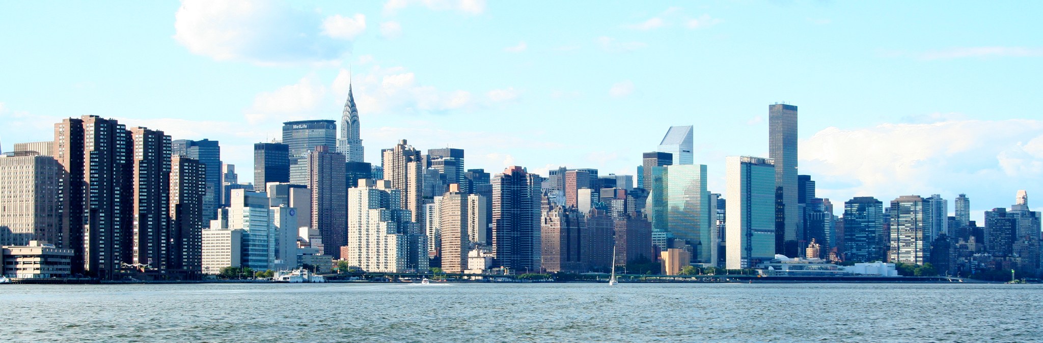 Manhattan_Skyline_-_Flickr_-_Peter_Zoon